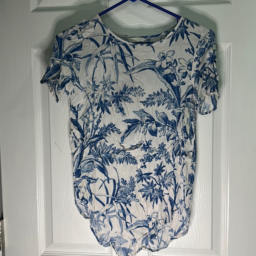 Women’s size 4 h&m top